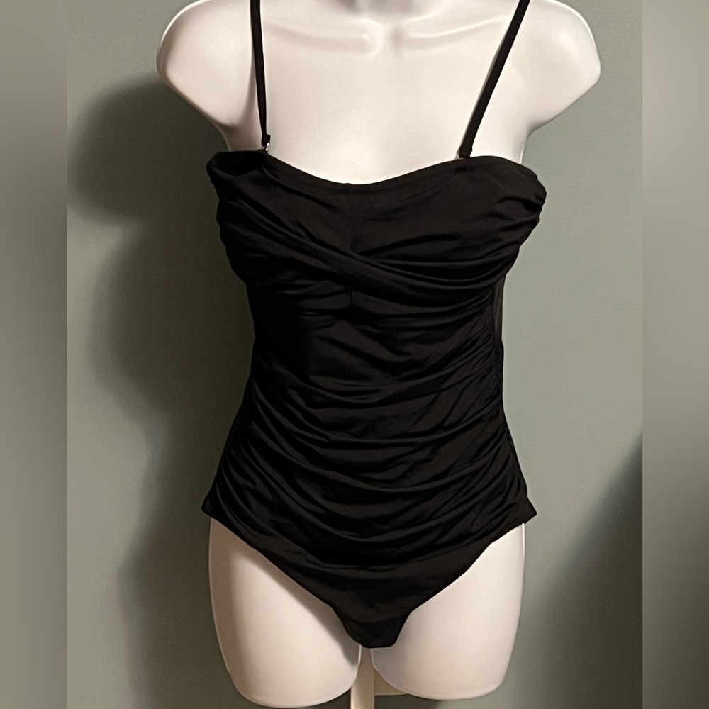 Yonique Elegant Black Ruched 1pc Swimsuit NWT Medium